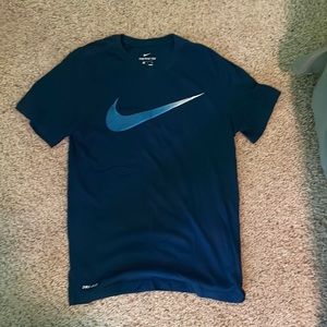 the nike tee dri fit blue with fading logo